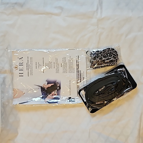 VICTORIA 3 PIECE- CROSSBODY CELL-PHONE CASE & STRAPS IN BLACK - Picture 4 of 7